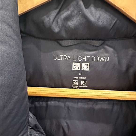 Uniqlo Navy Puffer Jacket - Picture 2 of 4